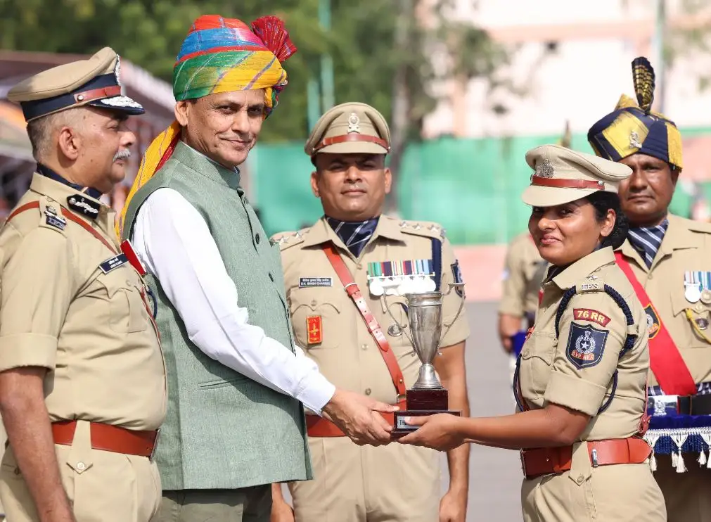 SONALI MISHRA IPS