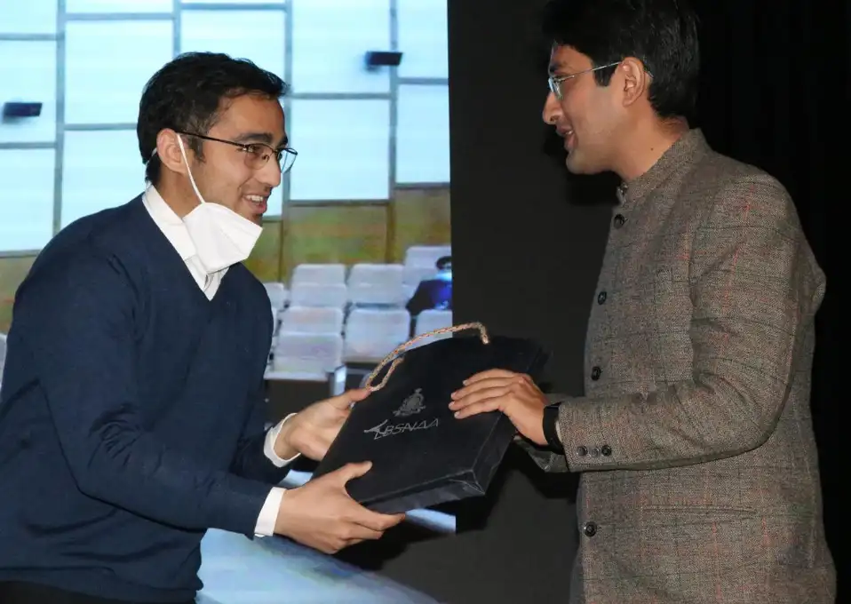 IAS Divesh Shashni