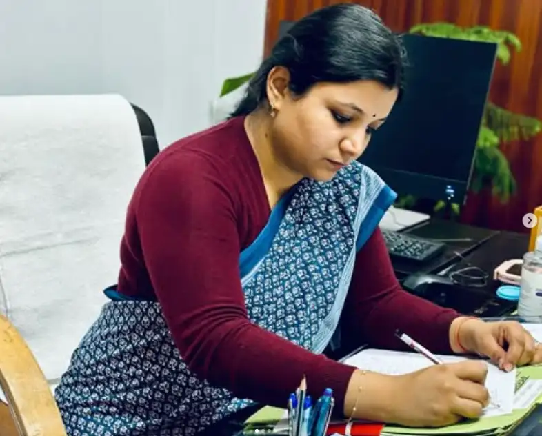 Namami Bansal IAS