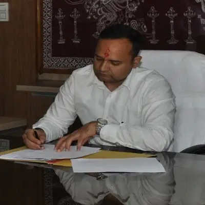 Vineet Tomar