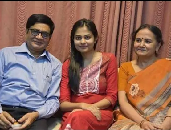 ARTIKA SHUKLA IAS With His Parents