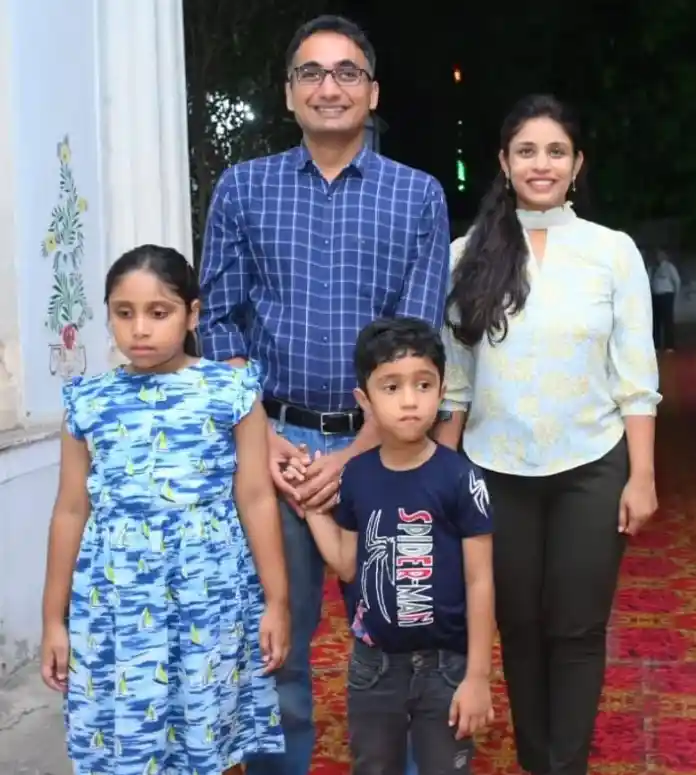 GAURAV AGRAWAL IAS With His Wife Dr Preeti Agarwal and childrens