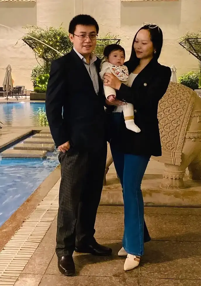 HAULIANLAL GUITE IAS With His Wife