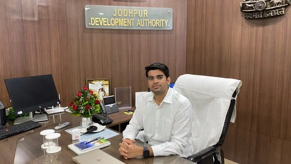 IAS AVDHESH MEENA