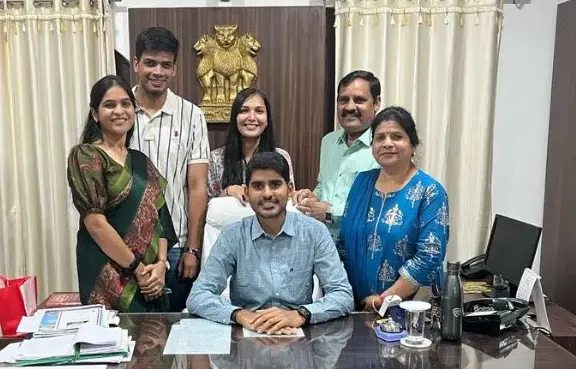 Kanishak Kataria With family