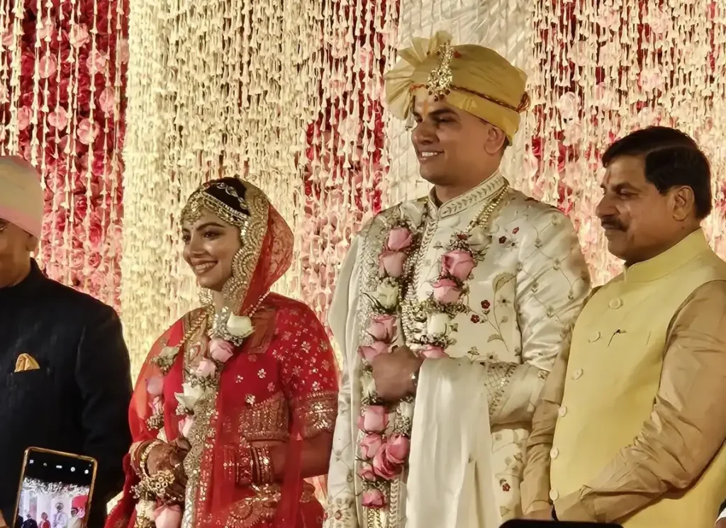 MOHIT KASNIYA IAS With His WIfe