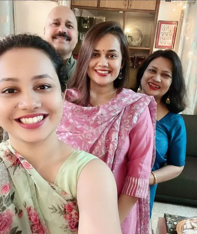 RIA DABI IAS With His Family