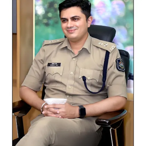 Akshay Raj Makwana IPS