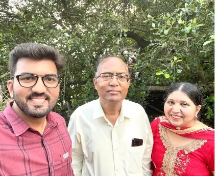 Himanshu Kaushik IAS With His Parents