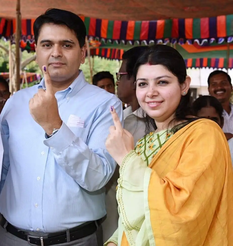 Kartikeya Misra IAS With His Wife