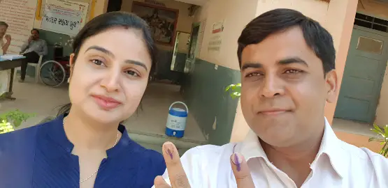 Lochan Sehra IAS With His Wife